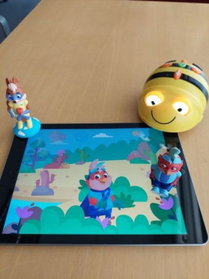 Codeweek - Spielevormittag mit Bee-Bots und Edurino Figuren